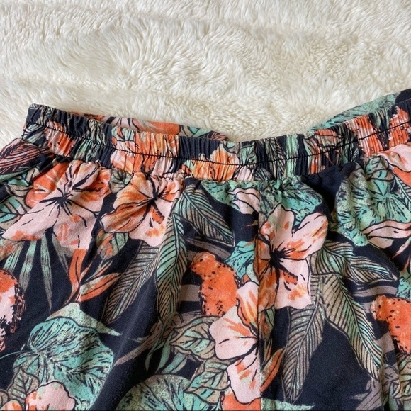 Floral Tropical Print Boho Mini Shorts Size S - Picture 9 of 12